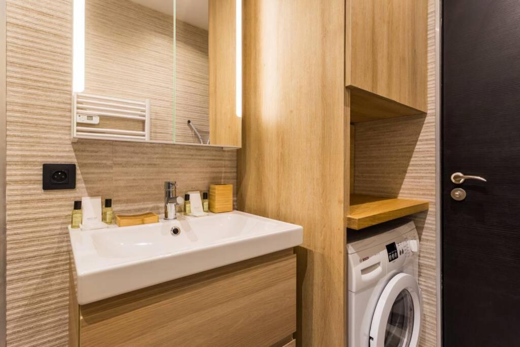Nation-Charonne II Charming Apartment 1Br-4P ปารีส ภายนอก รูปภาพ